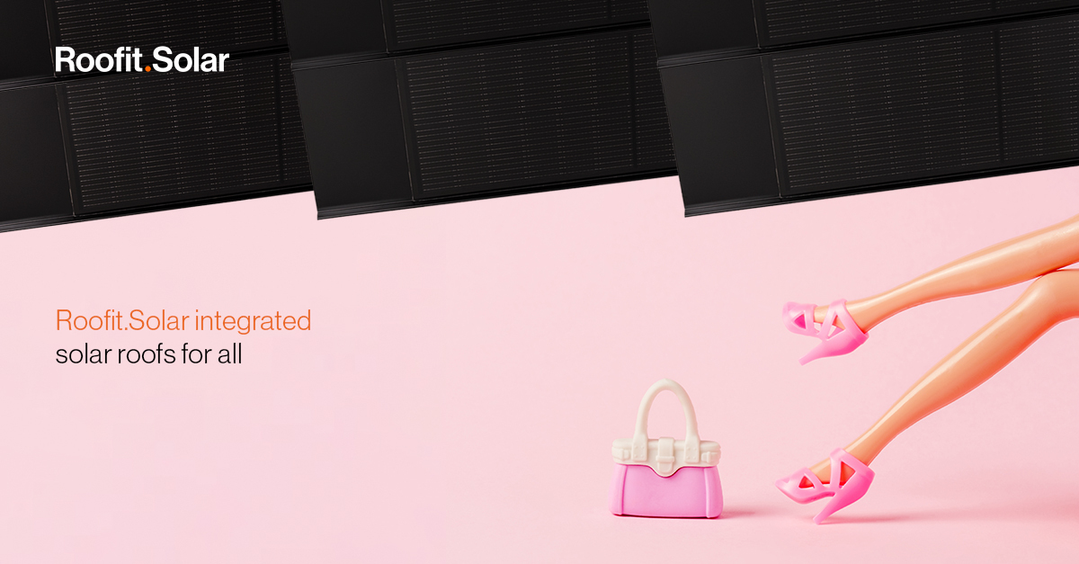 Barbie next to a Roofit.Solar 2-in-1 integrated solar roof